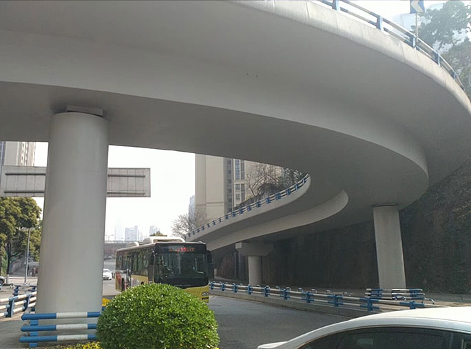 重慶三灣路高架橋匝道容貌整治